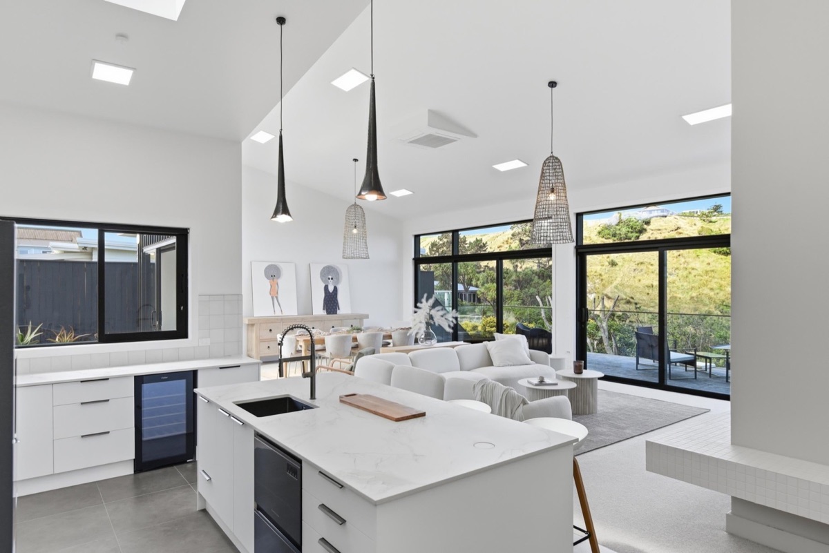 12A Mowhanau Drive (2)