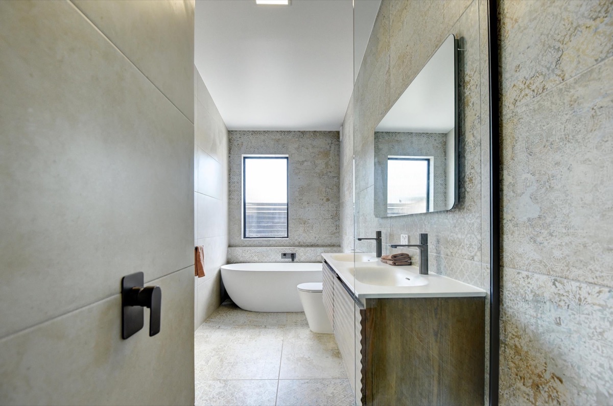 12A Mowhanau Drive (9)